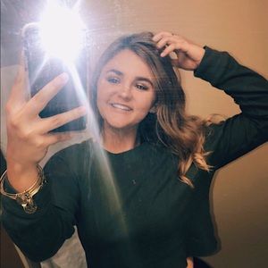 Meet your Posher, Cassandra